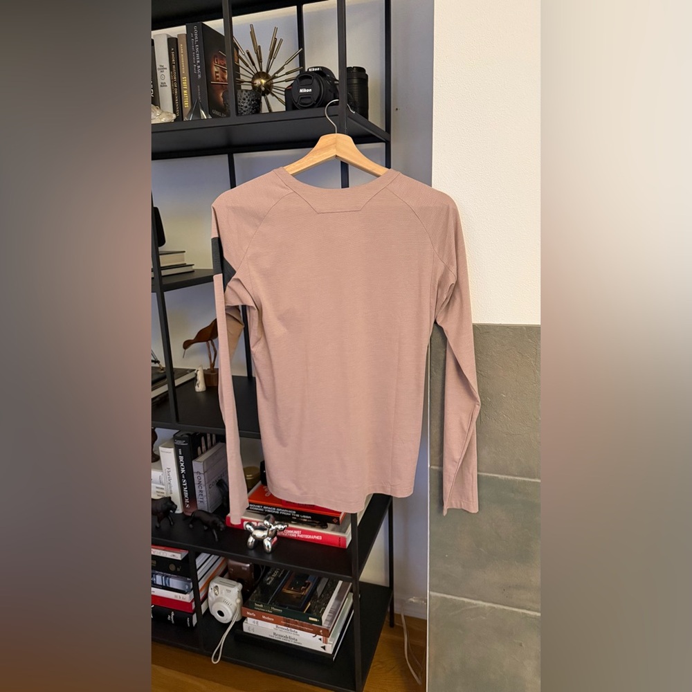 NWT Rapha Women's Trail Long Sleeve Technical T-shirt Small Light Pink - Picture 3 of 3